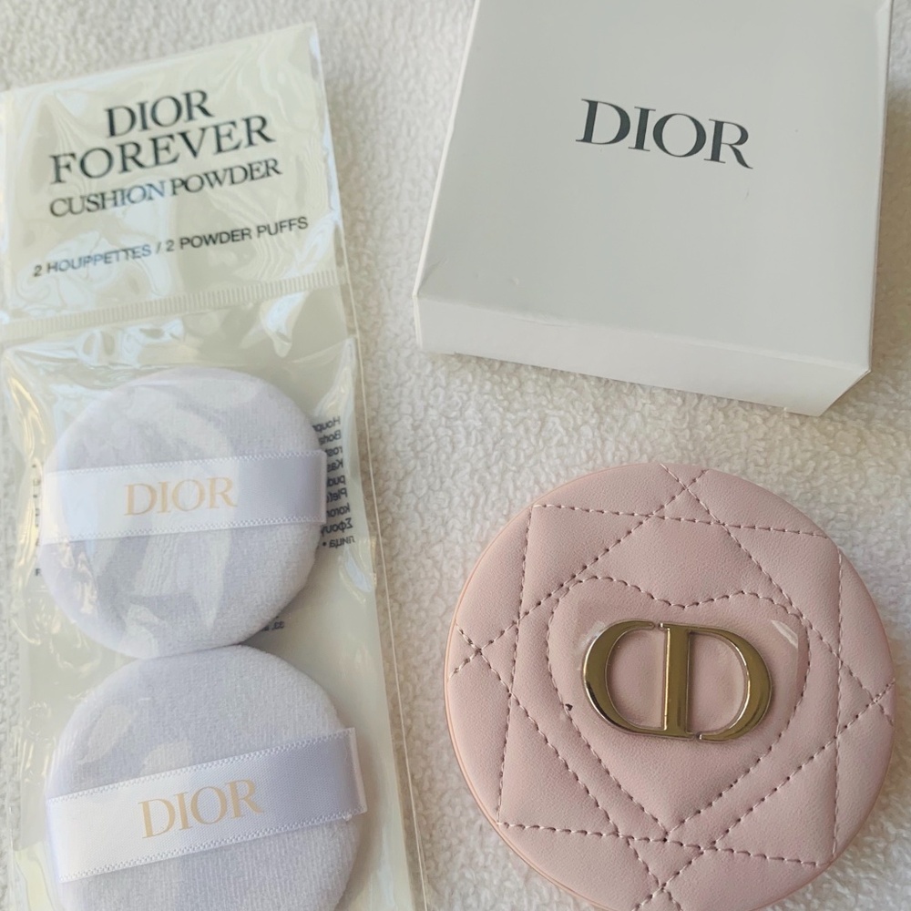 ♦️NWT Dior Bundle Two sided signature mirror compact and Dior cosmetic puffs